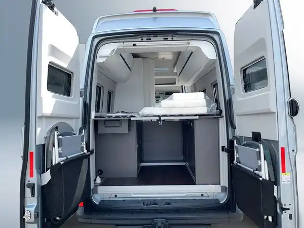 VW GRAND CALIFORNIA 680 (14/18)