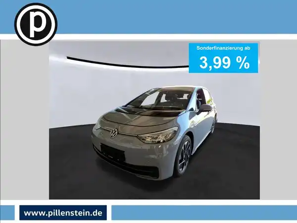 Das Bild zeigt einen grauen VW ID.3 aus der Frontalansicht, mit einem Händlerlogo. Es enthält eine markante Texteinblendung zur Sonderfinanzierung.