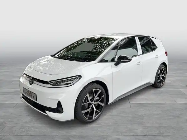 Das Bild zeigt einen VW ID.3 von vorne in weißer Farbe.