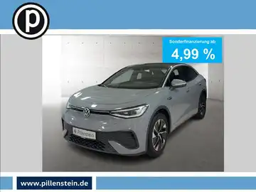 Das Bild zeigt einen VW ID.5 PRO von vorne in grau. Das Händlersymbol ist sichtbar und es gibt markante Texteinblendungen auf dem Bild.