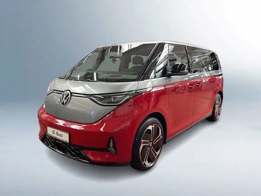Das Bild zeigt einen roten VW ID. BUZZ von der Seite, mit einem eingebetteten Händlerlogo und markanten Texteinblendungen.