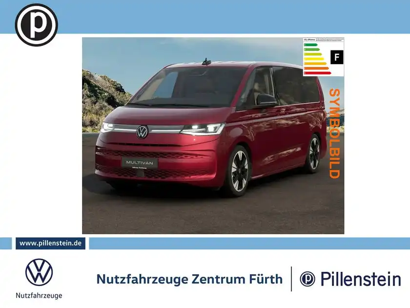 Das Bild zeigt einen roten VW Multivan von vorne. Es enthält das Händlermarkenlogo und einige Texteinblendungen.