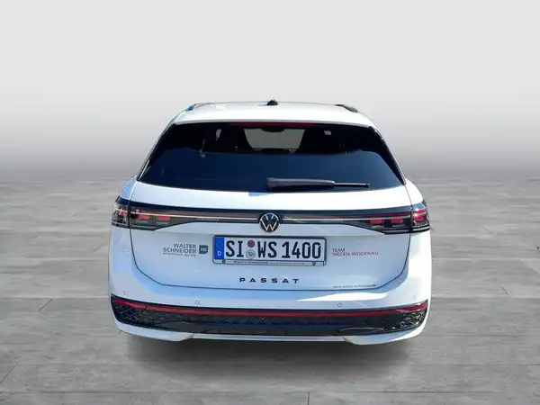 VW PASSAT (4/20)
