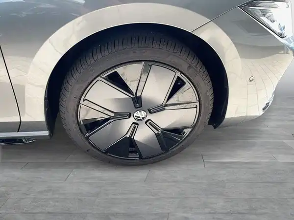 VW PASSAT VARIANT (5/22)