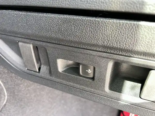 VW PASSAT VARIANT (10/22)