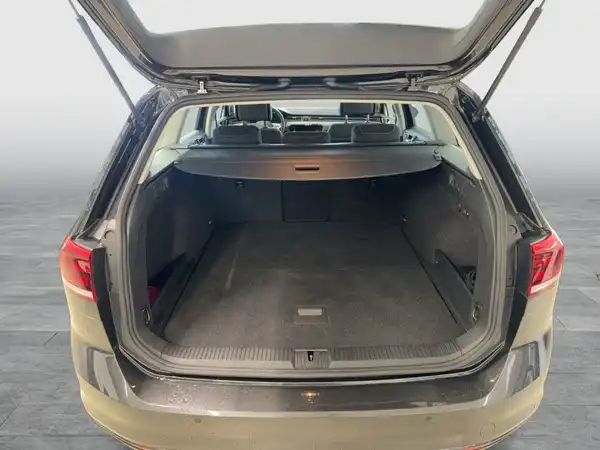 VW PASSAT VARIANT (11/17)
