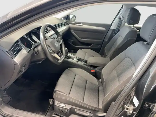 VW PASSAT VARIANT (8/17)