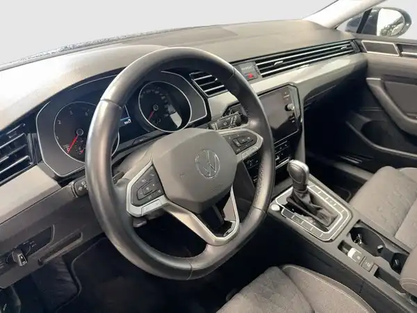VW PASSAT VARIANT (9/17)