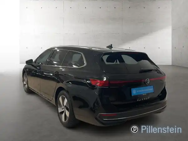 VW PASSAT (5/19)