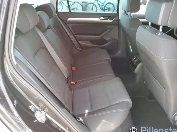 VW PASSAT (8/9)