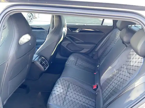 VW PASSAT (12/18)