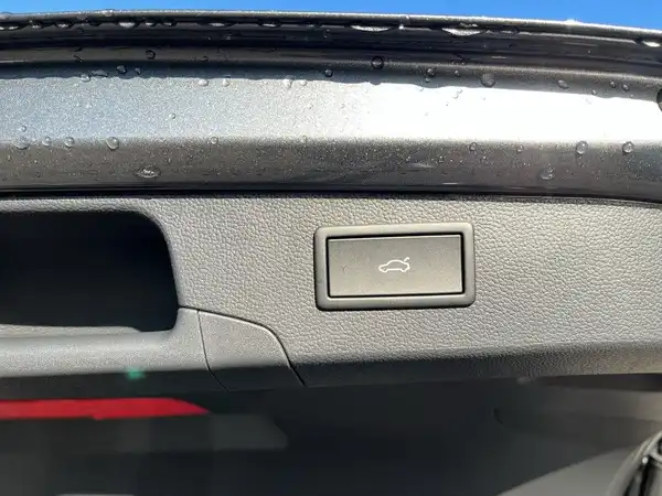 VW PASSAT (14/18)