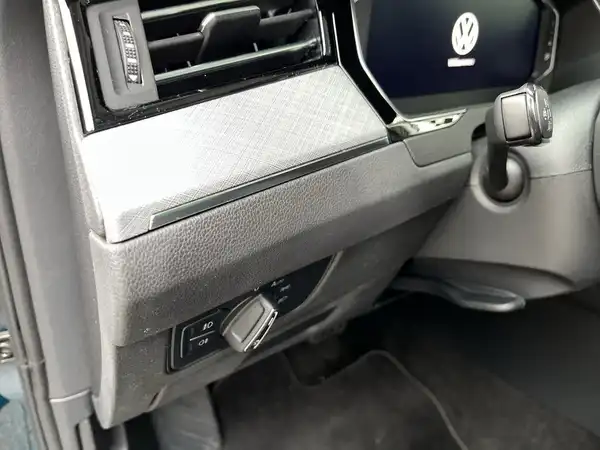 VW PASSAT VARIANT (16/21)