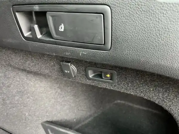 VW PASSAT VARIANT (10/21)