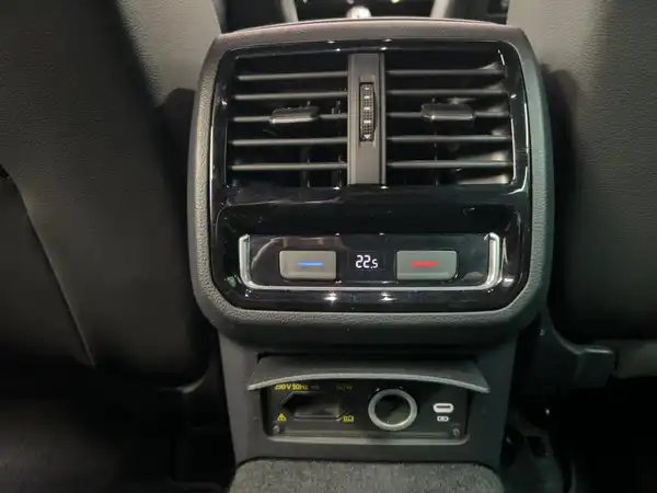 VW PASSAT VARIANT (15/16)