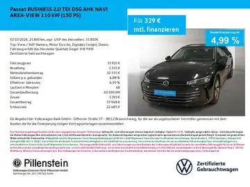 Das Bild zeigt einen schwarzen VW Passat, aufgenommen von der Seite. Es enthält Finanzierungsdetails und das Händlerlogo, Pillenstein.