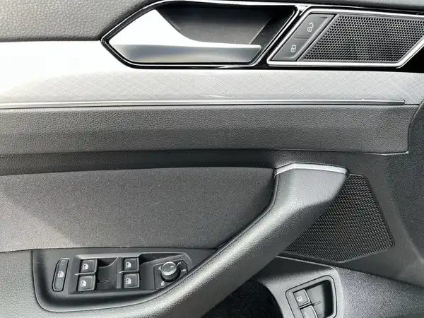 VW PASSAT VARIANT (15/23)