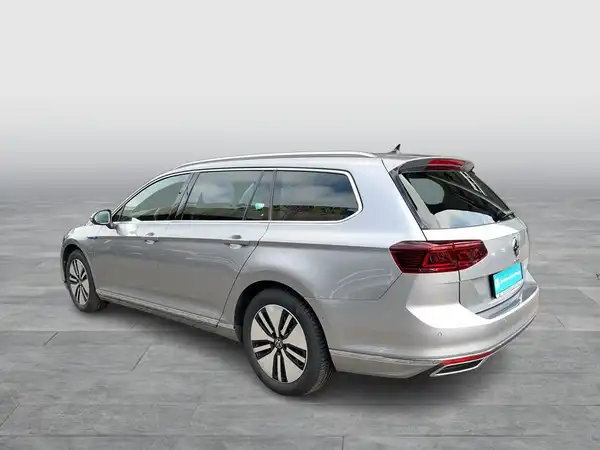 VW PASSAT VARIANT (4/23)