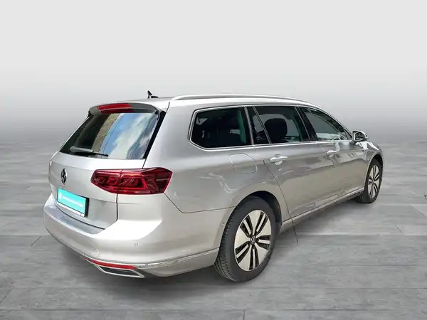 VW PASSAT VARIANT (6/23)
