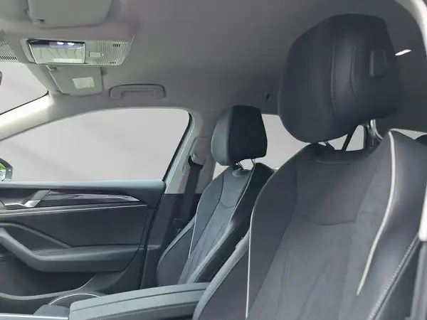 VW PASSAT (18/20)