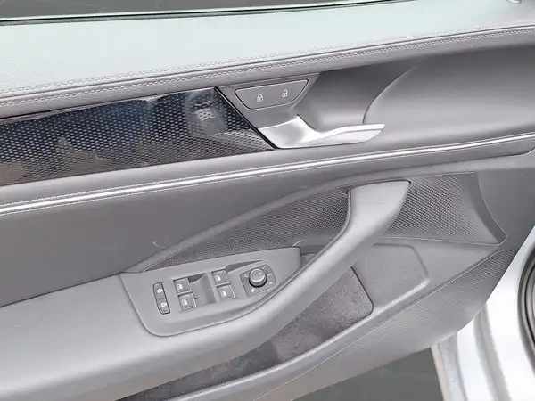VW PASSAT (10/20)