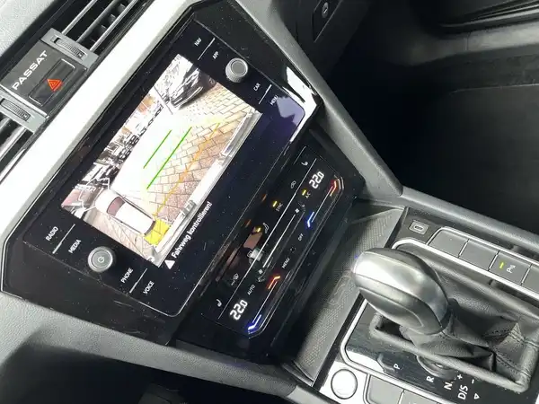 VW PASSAT VARIANT (16/17)
