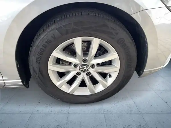 VW PASSAT VARIANT (5/17)
