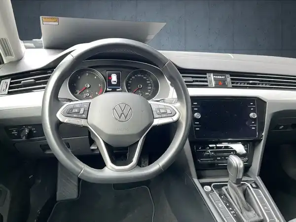 VW PASSAT VARIANT (7/17)