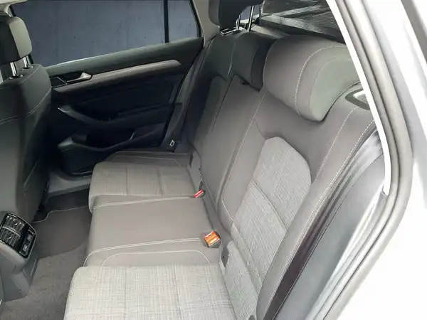 VW PASSAT VARIANT (8/17)