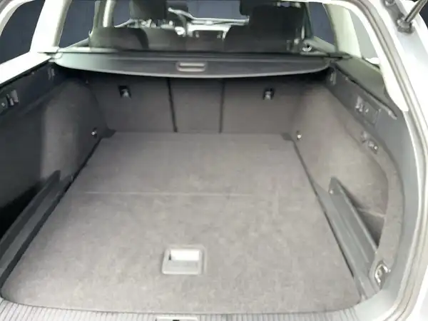 VW PASSAT VARIANT (9/17)