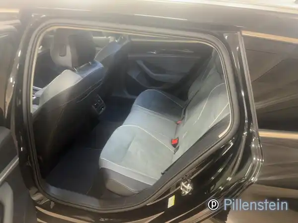 VW PASSAT (11/19)