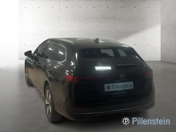 VW PASSAT (5/19)