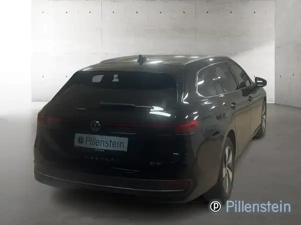 VW PASSAT (6/19)