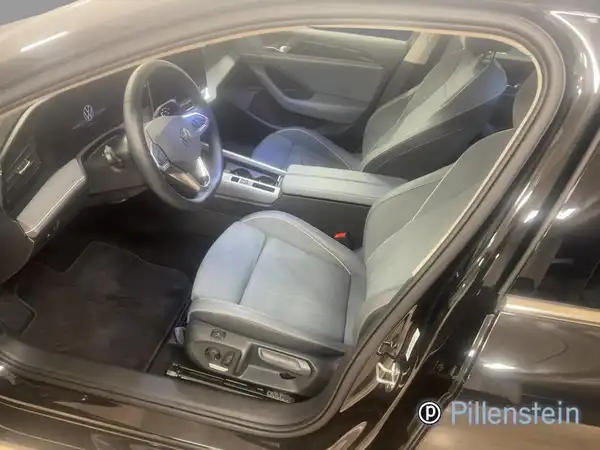VW PASSAT (9/19)