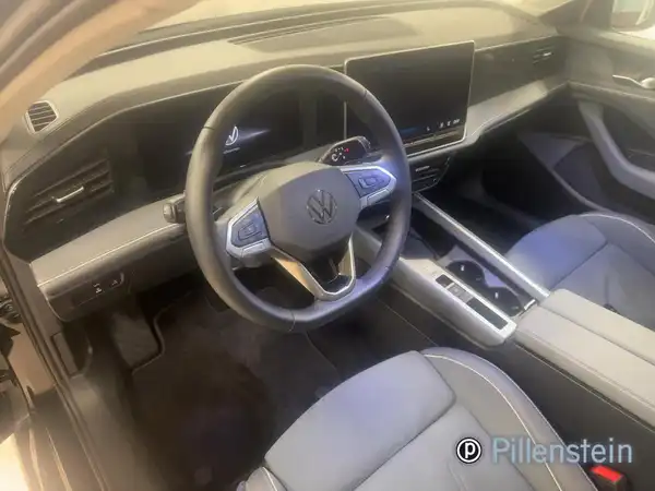 VW PASSAT (10/19)