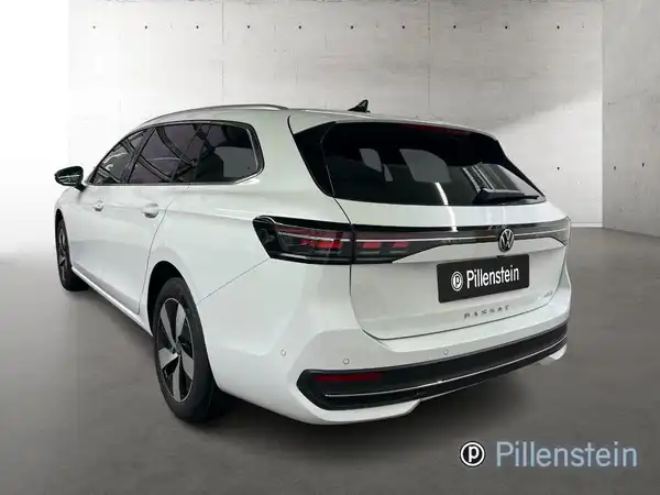 VW PASSAT (2/14)