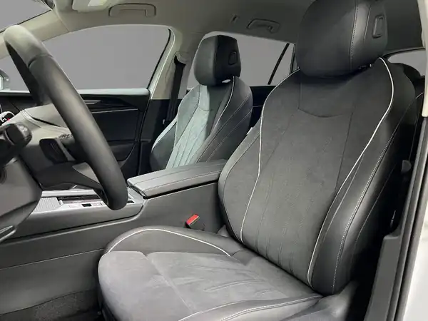 VW PASSAT (4/15)