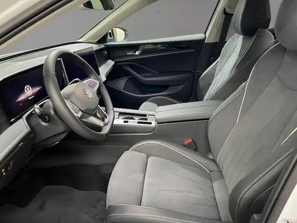 VW PASSAT (5/15)
