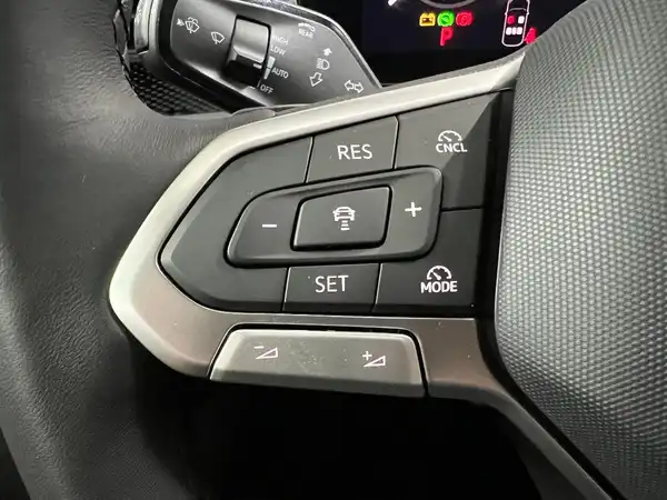 VW PASSAT (8/15)