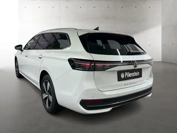 VW PASSAT (2/14)