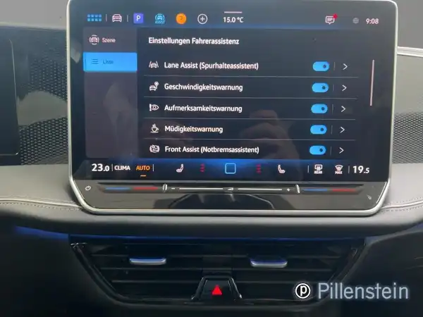 VW PASSAT VARIANT (10/17)