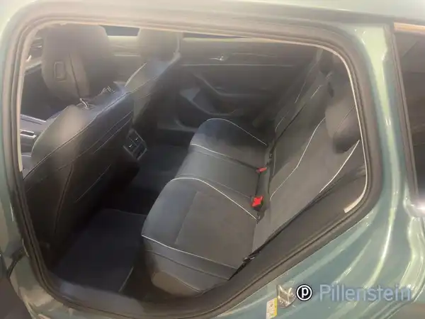 VW PASSAT (11/19)