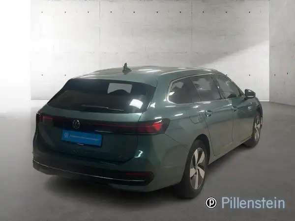 VW PASSAT (6/19)
