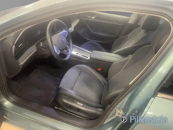 VW PASSAT (9/19)