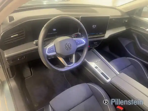 VW PASSAT (10/19)