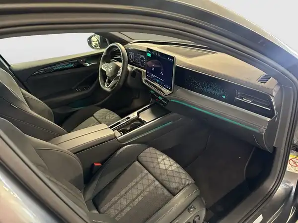 VW PASSAT VARIANT (15/18)