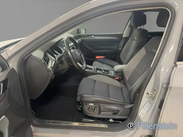 VW PASSAT VARIANT (7/17)
