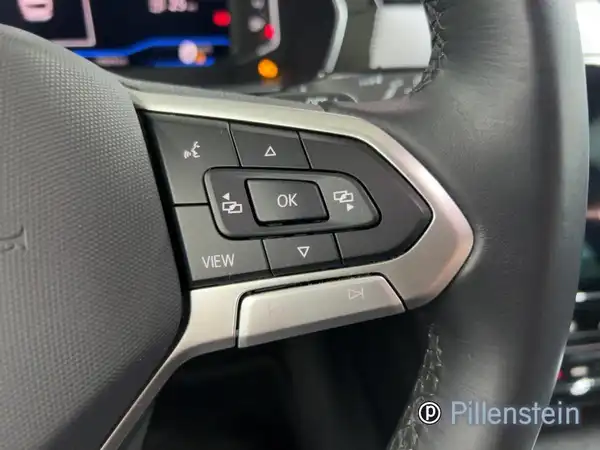 VW PASSAT VARIANT (10/17)