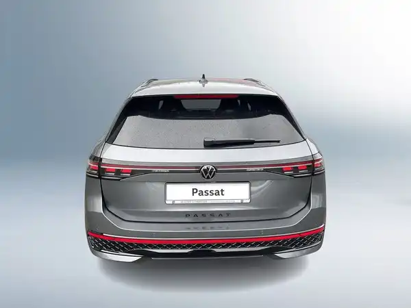 VW PASSAT (4/15)