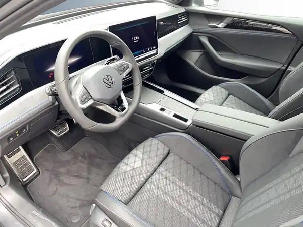 VW PASSAT (9/15)